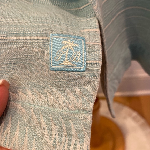 Tommy Bahama Mens Turquoise Silk Short Sleeve Button Down Shirt / Tonal Print /M - Picture 9 of 9